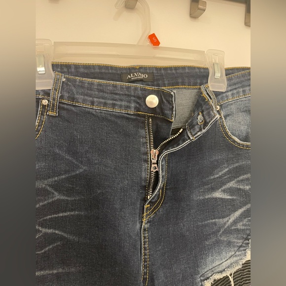 Jeans - Picture 3 of 4